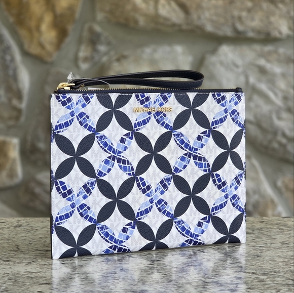 Michael Kors Istanbul Extra Large Clutch Wristlet - Picture 1 of 6